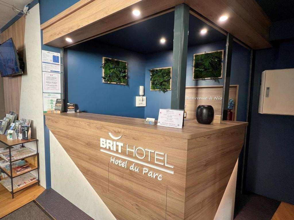 Brit Hotel Du Parc Niort Centre-Parking Gratuit Interior photo