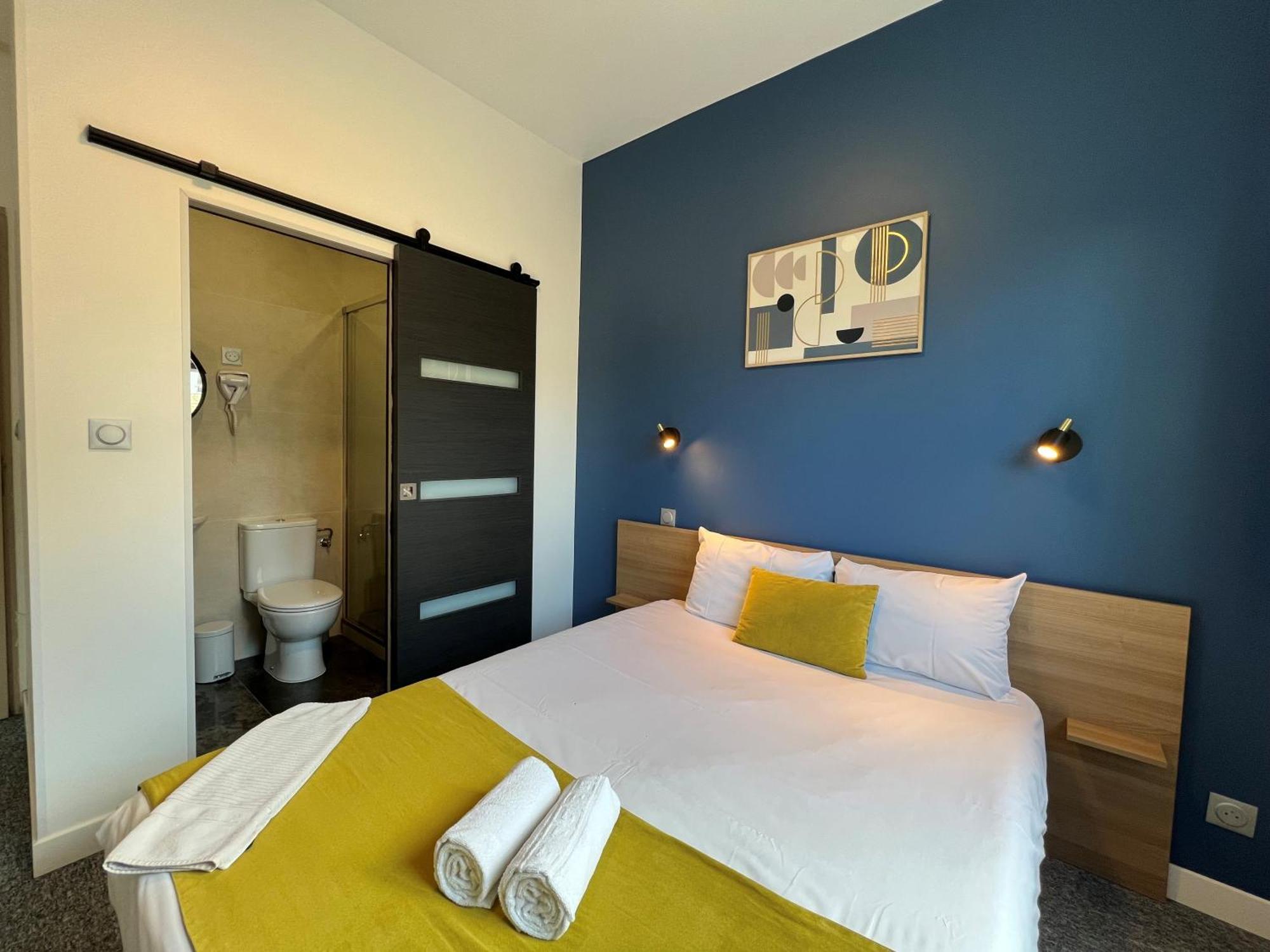 Brit Hotel Du Parc Niort Centre-Parking Gratuit Exterior photo